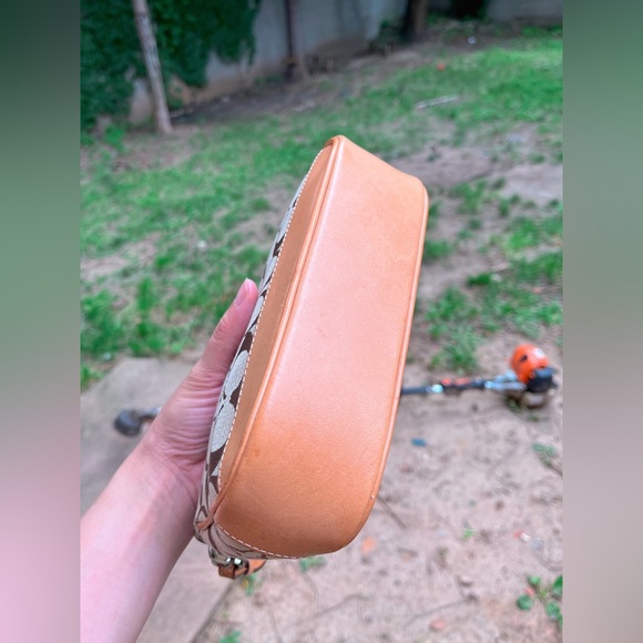 ❌SOLD FB❌ 100% Authentic vintage/Y2K Coach Signature Demi Beige style 6094 Purse - Picture 6 of 8